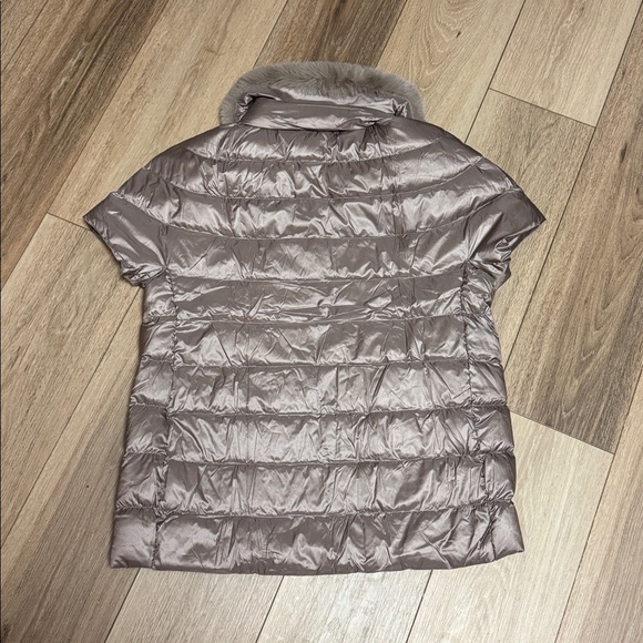 Martha Stewart NWT M toasted taupe short sleeve Puffer Jacket Faux Fur Collar - Picture 3 of 7